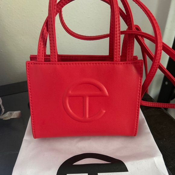 Small Red Telfar - Picture 1 of 2